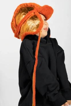 Sale Marques ' Almeida SHINY LEATHER EAR COVER HAT ORANGE
